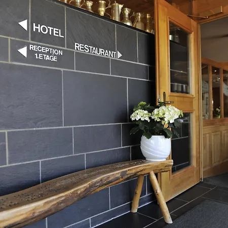 Stump's Alpenrose Hotel