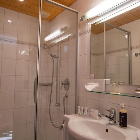 Stump's Alpenrose 4*